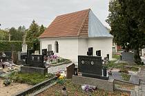 Hustopečští obnoví starší malířské výzdoby hřbitovní kaple.