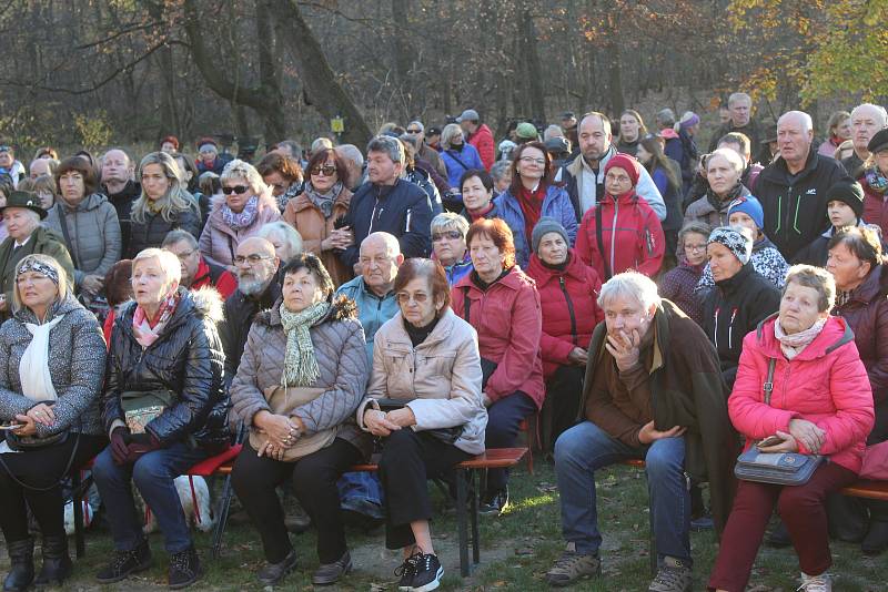 Třináctý ročník Svatohubertské mše v Bořím lese s doprovodným programem.