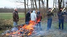 Setkání obyvatel Nového Přerova a Wildendürnbachu na česko-rakouské hranici.