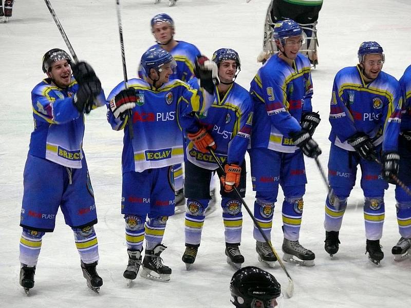 Hokejisté Břeclavi porazili Trutnov 4:1.