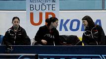 Břeclavské stolní tenistky byly nucené najít na finále proti Hodonínu místo malé herny azyl na zimním stadionu.