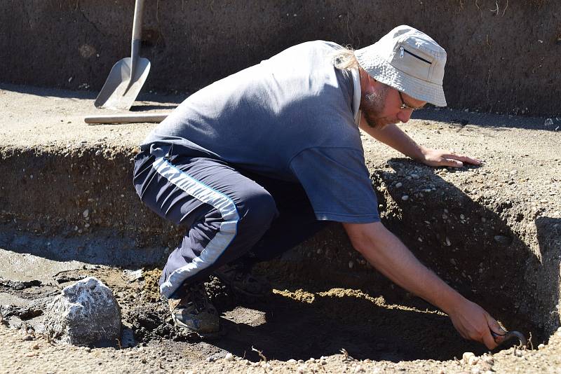 Na Mušově u novomlýnských nádrží pokračuje archeologický výzkum jednoho z největších pohřebišť germánských Langobardů ze šestého století našeho letopočtu.