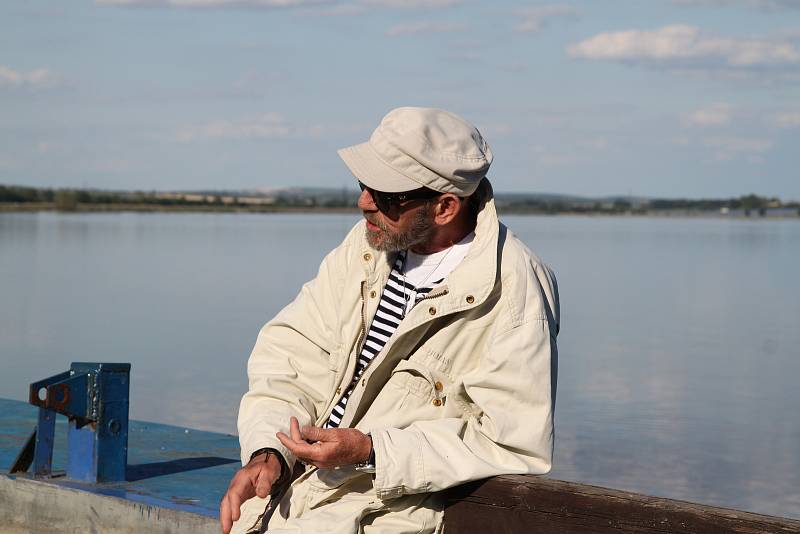 Na zemřelého spisovatele Jana Kostrhuna zavzpomínali i lidé, kteří k němu měli blízko.