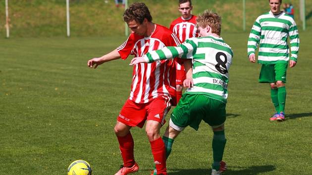 Velké Pavlovice (v červeném) v jarním derby přestřílely Bořetice.