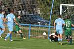 Fotbalisté Lednice (v modrých dresech) vstoupili do krajského přeboru výhrou 1:0 nad Ráječkem.