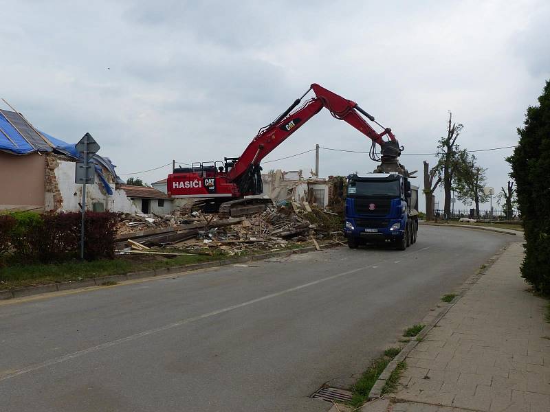 Demolice v Moravské Nové Vsi.