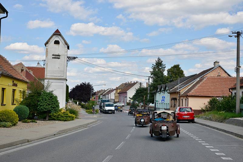 Do Břeclavi na Hájenku se sjeli milovníci velorexů.