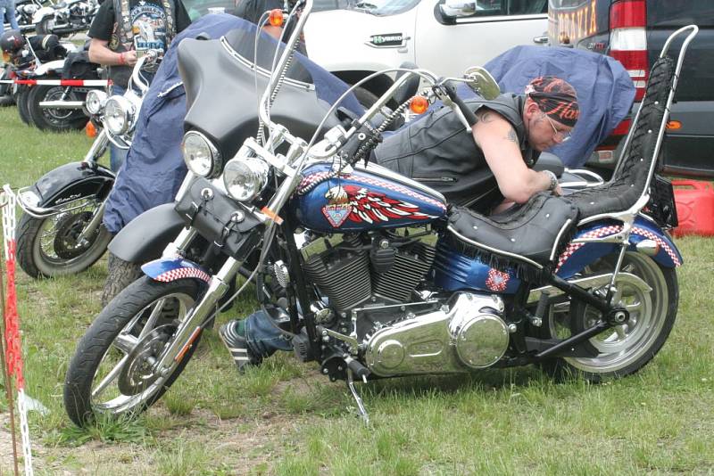 Pasohlávecký kempu Merkur hostil Euro Bike Fest. Třídenní akce plná adrenalinu, hudby a zábavy přilákala do největšího kempu v České republice tisíce motorkářů z několika evropských zemí. 