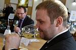 Degustátoři hodnotili vzorky pro titul Šampiona Salonu vín pro rok 2018. Tím se stal Ryzlink vlašský od Nového vinařství v Drnholci.