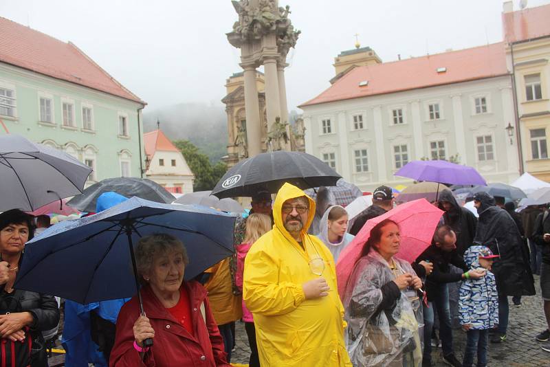 Návštěvníci si mikulovského Pálavského vinobraní 2019 užívali i v dešti.