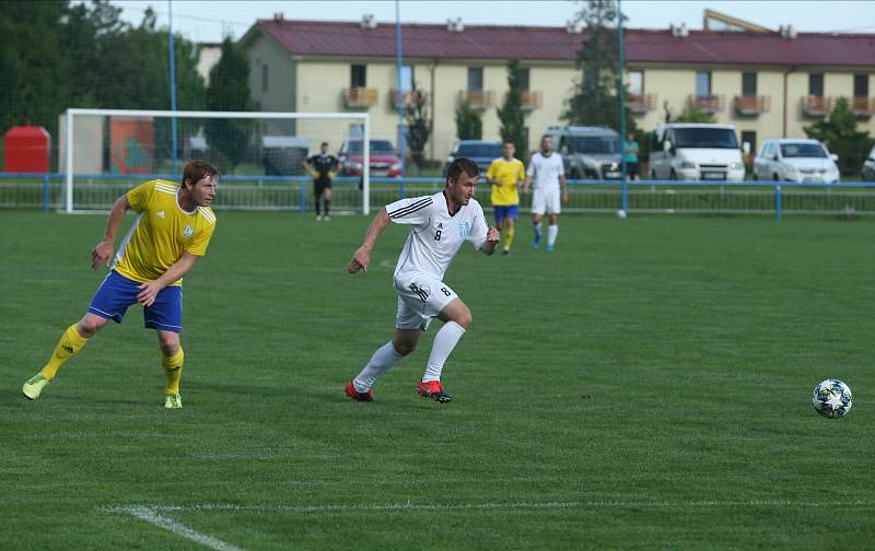 Fotbalisté MSK Břeclav zdolali v přípravném utkání Moravan Lednice 2:1.