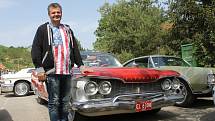 Darek Haumer z Pohořelic renovuje staré ameriky, tedy "detroitské železo", jak se autům říká.
