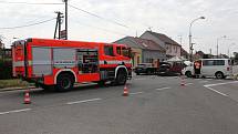 Dopravní nehoda dvou dodávek v břeclavské části Poštorná si vyžádala dvě zranění. Událost se se stala v sobotu před půl jedenáctou dopoledne v Hraniční ulici.