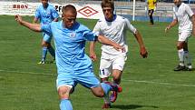 Břeclavští fotbalisté v utkání se Slovanem Bratislava.