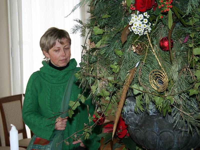 Floristická výstava Vánoční zastavení v Rybničním zámečku.