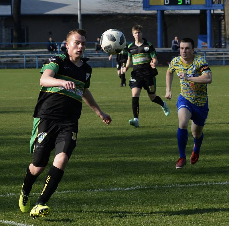 Fotbalisté MSK Břeclav (ve žlutomodrém) porazili v 17. kole Divize D celek Bzence 4:1.