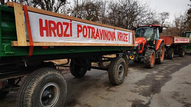 Také zemědělci z Břeclavska vyrazili na protest ke slovenským hranicím.