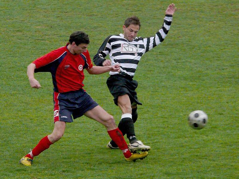 Hustopečští fotbalisté zabrali a stihli s Kosticemi vyrovnat na konečných 2:2.