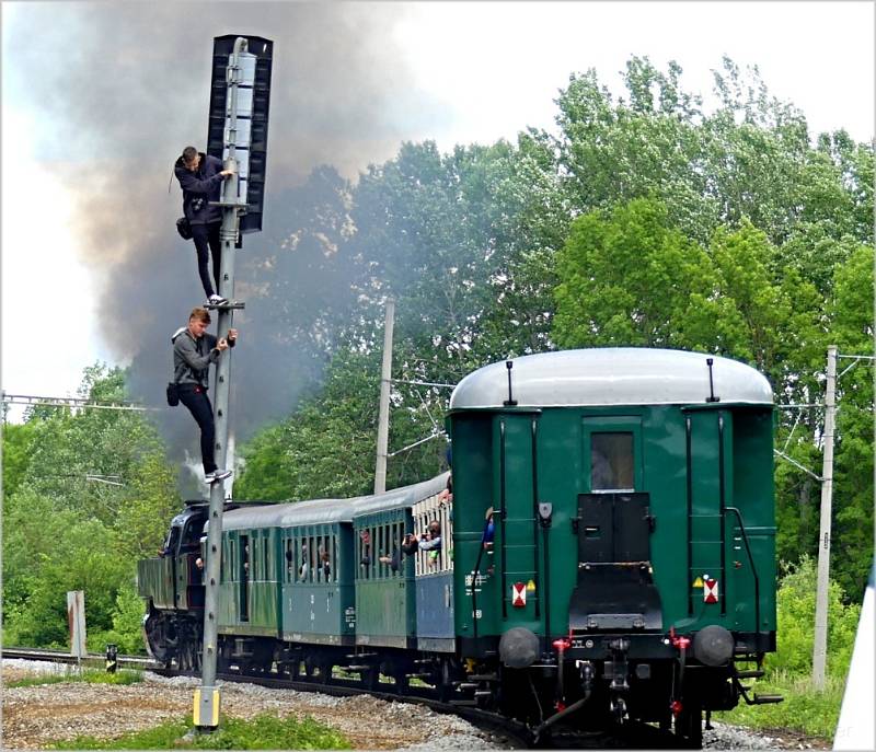 Tradiční vyhlídková jízda parního vlaku na trati Břeclav - Lednice.