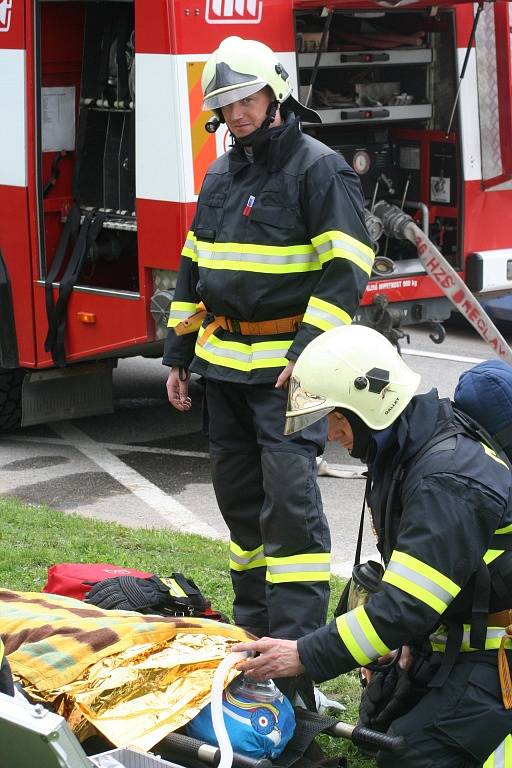 Břeclavští úředníci opustili kanceláře, vyhnalo je požární cvičení.