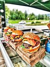 Burgery a další dobroty lákají na letošní břeclavský Burger fest.