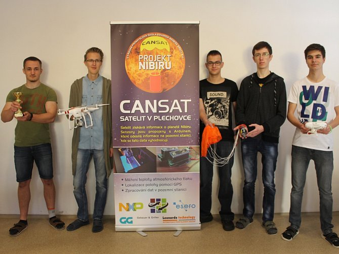 Břeclavští studenti uspěli ve vesmírné soutěži. Získali třetí místo za správně sestrojený a fungující satelit.