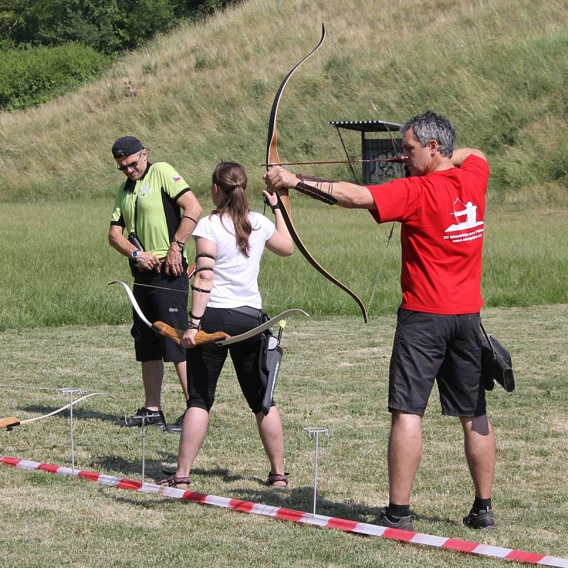 Pod Sirotčím Hrádkem u Klentnice se konal poprvé v historii turnaj ve 3D lukostřelbě. Pořádal ho klub ze Střelnice pod Pálavou.