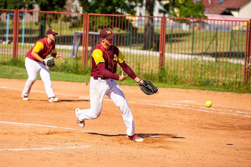 Softbalisté Locos Břeclav se rozešli s Chomutovem smírně. První zápas vyhráli 5:2, ve druhém podlehli 2:9.