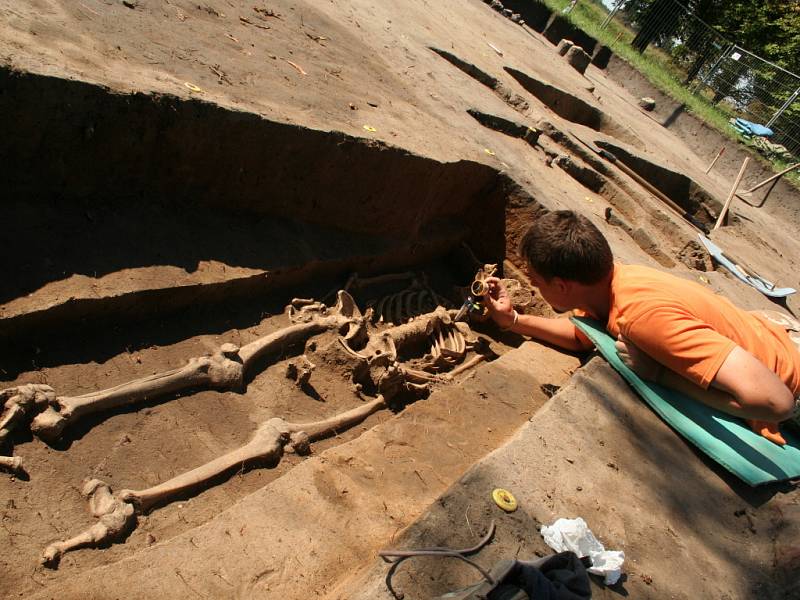 Archeologové finišují na Pohansku s odkrýváním pozůstatků kostelíka z období Velké Moravy.