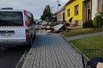 Lanžhot na Břeclavsku zasáhla v pondělí večer silná bouřka. Bylo to tornádo, potvrdili odborníci.