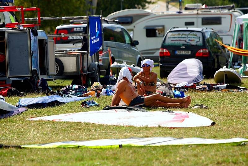 Mistrovství světa ve windsurfingu na novomlýnských nádržích.