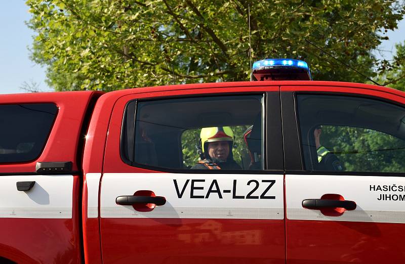Hasiči, záchranáři a policisté nacvičovali zásah při úniku čpavku na zimním stadionu v Břeclavi.