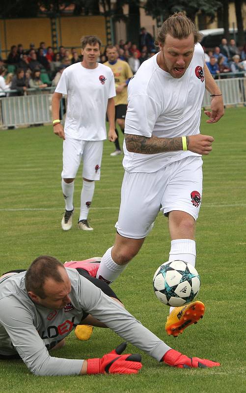 Hokejový útočník Jakub Voráček pořádal v Mikulově 3. ročník charitativní akce Hokejky pro Kluka Puka. Na snímku David Pastrňák.