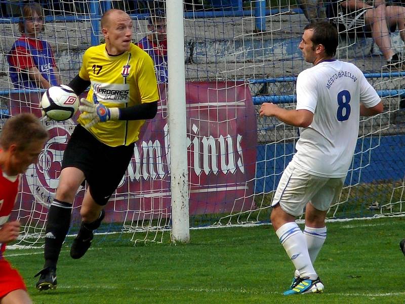 Břeclavští fotbalisté se s diváky rozloučili vítězstvím s Líšní. Zdolali ji 2:0.