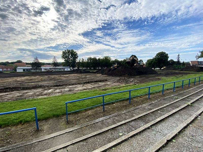 Hustopečští rekonstruují městský stadion za třiatřicet milionů korun.