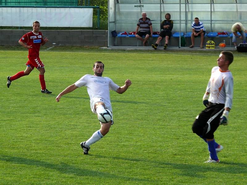 Břeclavští fotbalisté rozdrtili Vyškov 10:2.