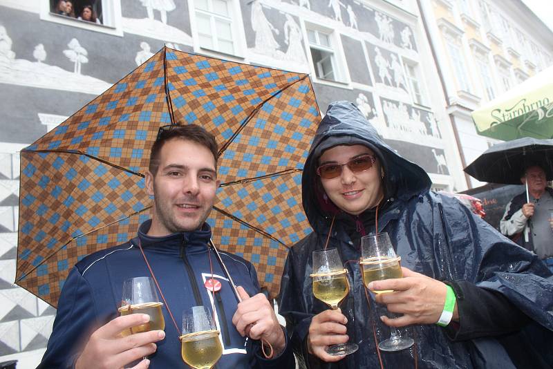 Návštěvníci si mikulovského Pálavského vinobraní 2019 užívali i v dešti.
