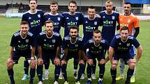Fotbalisté MSK Břeclav (v modrých dresech) prohráli v přípravném utkání s Lanžhotem 0:1.