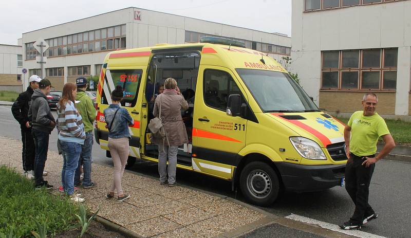 Břeclavští záchranáři se připojili ke Dni linky 155. Lidem představili základnu a pověděli o své činnosti.