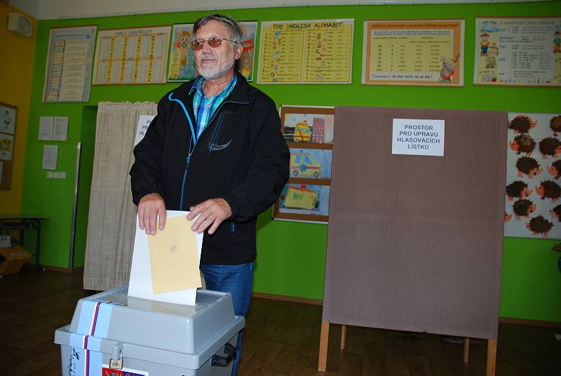 Komunální volby v Břeclavi na Základní škole Jana Noháče.