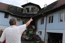 Ke čtyřem milionům korun se šplhají náklady na opravu ubytovny, kterou před časem v Němčičkách poničil požár.