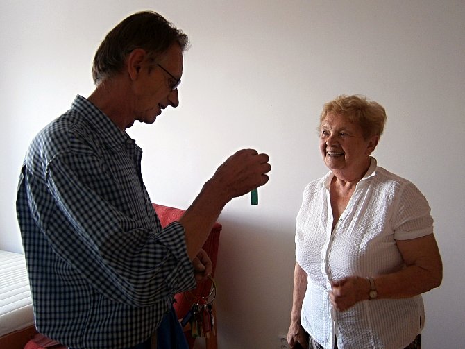 Vlasta Holásková se stala první nájemnicí nového domova pro důchodce ve Vranovicích. Vybrala si jej i kvůli vstřícnosti tamních obyvatelů.