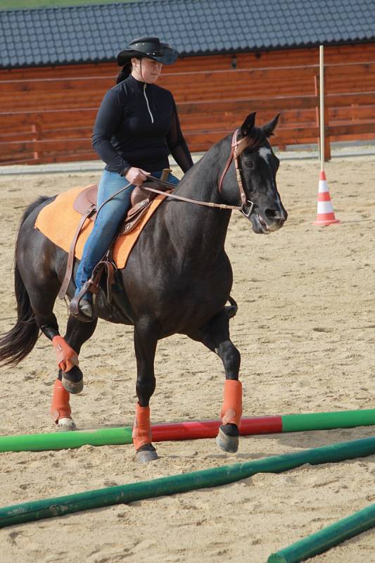 Na nové ekofarmě Holý vrch za Kurdějovem pořádali westernové závody.