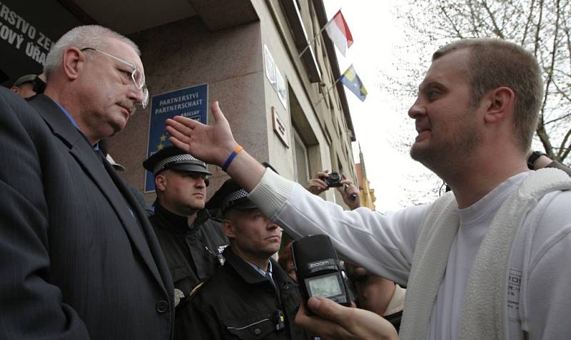 Protestní pochod Břeclaví za zraněného chlapce.