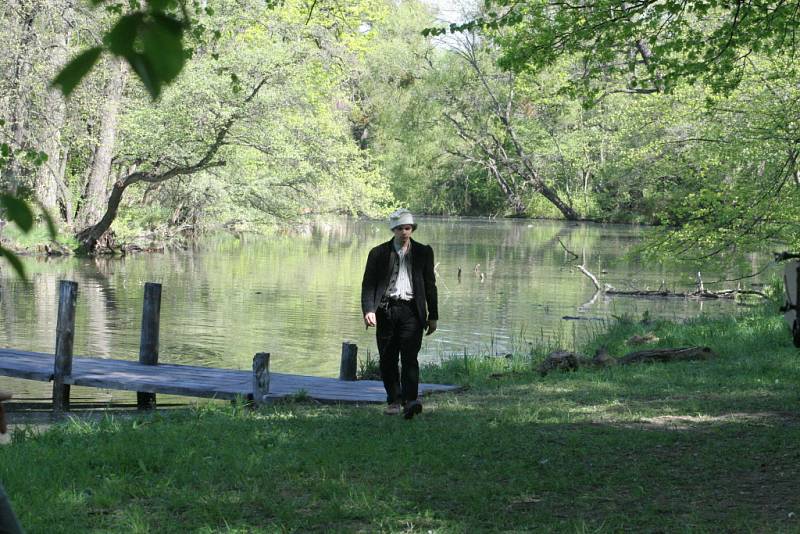 Filmový štáb obsadil na pár dní zámecký park v Lednici. Důvodem bylo natáčení nové pohádky s názvem Šťastný smolař. 