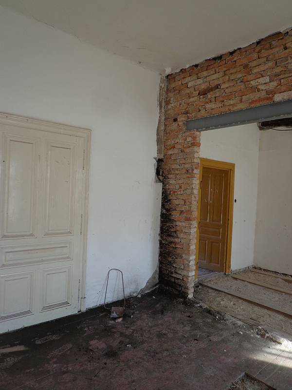Opravy bývalého hotelu Pfann v Pohořelicích, únor 2019.