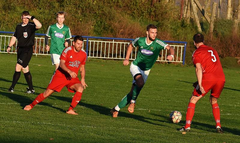 Fotbalisté Kozojídek (v zeleném) vyhráli v Moravské Nové Vsi 4:2.