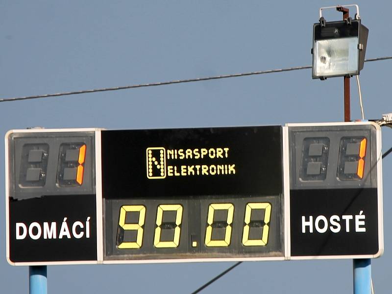 Fotbalisté Tasovic odehráli v neděli na domácím hřišti další utkání moravskoslezské divize D. Tentokrát se zde představil celek z Brna-Bohunic. Oba soupeři se před utkáním nacházeli blízko sestupových příček a potřebovali tak nutně zvítězit.