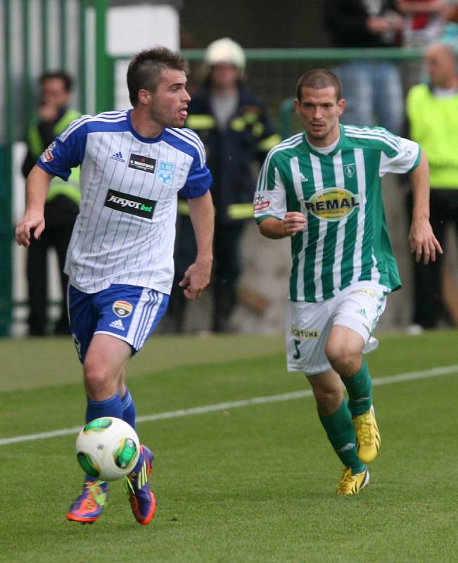 Bohemians Praha 1905 – 1. SC Znojmo (v bílém) 2:0. 