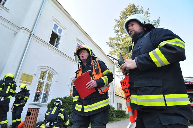 Taktické cvičení hasičů v Domově pro seniory v Jevišovicích na Znojemsku